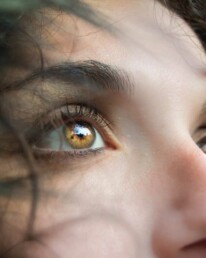 agence ébène, agence de communication ébène, communication sur-mesure, communication haut de gamme, communication luxe, communication éthique, communication manufacturier, communication artisan haut de gamme, identité de marque sur-mesure, campagne de communication haut de gamme, publicité créative, publicité originale, agence de communication côte d’azur, photographie haut de gamme, photographie publicitaire, branding luxe, design luxe, vision, philopsophie